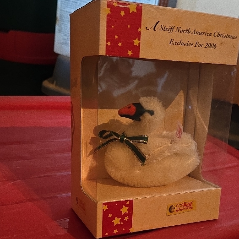 Steiff Christmas Swan Ornament - Picture 3 of 9